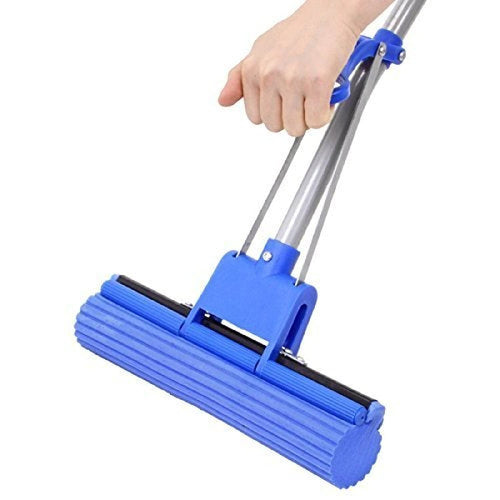 Auto water absorb and squeezing foaming mop