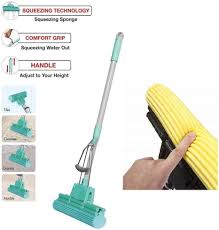 Auto water absorb and squeezing foaming mop